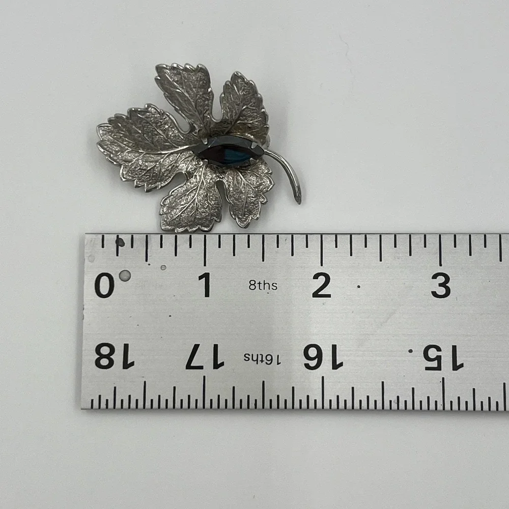 Vintage Silver Tone Leaf‎ Brooch Marquise Hematite Rhinestone Botanical Pin
